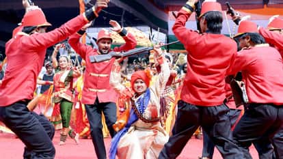 Independence Day: Tricolour unfurled with pride in Lucknow; Chief Minister Yogi and the Governor performed the