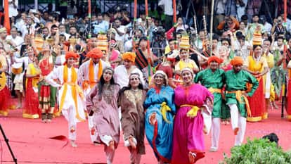 Independence Day: Tricolour unfurled with pride in Lucknow; Chief Minister Yogi and the Governor performed the