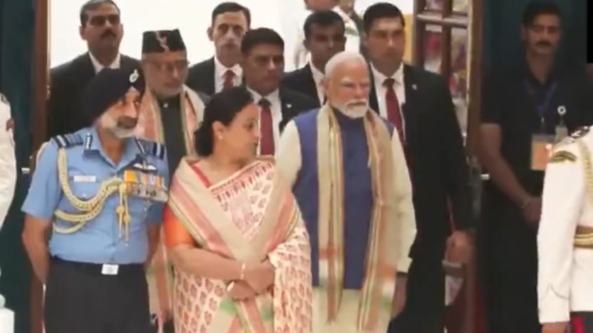 राष्ट्रपति भवन में एट होम समारोह: पीएम मोदी, राष्ट्रपति मुर्मू समेत कई हस्तियाँ पहुँचीं