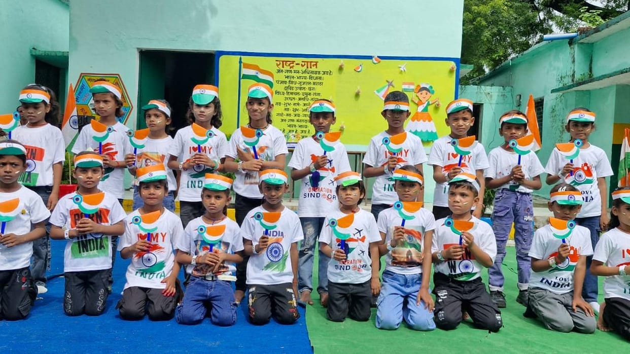 Jhansi: The Tricolour was hoisted with pride in the district's schools
