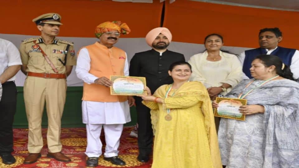 Sapna Tuli honored for tree plantation.