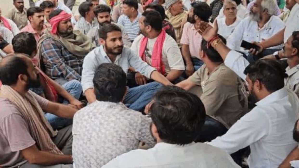 Udaipur: Family Protests Outside Mortuary After Suspected Murder of Elderly Couple, Demands Job and Compensati