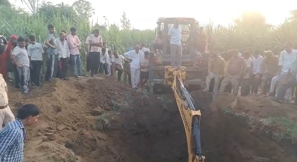 Soil at tubewell pit collapses uncle and nephew die after being buried under debris