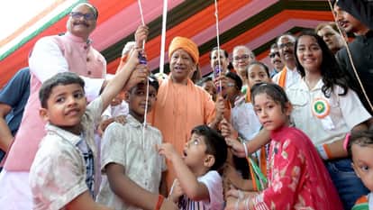 Independence Day: Tricolour unfurled with pride in Lucknow; Chief Minister Yogi and the Governor performed the