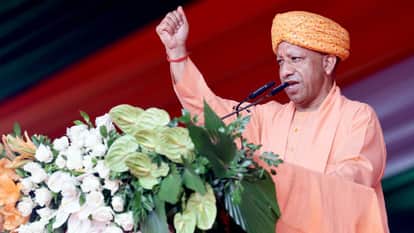 Independence Day: Tricolour unfurled with pride in Lucknow; Chief Minister Yogi and the Governor performed the