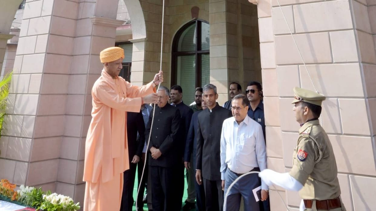 Independence Day: CM Yogi hoists the flag at the Vidhan Bhavan; says we must remain vigilant against forces tr