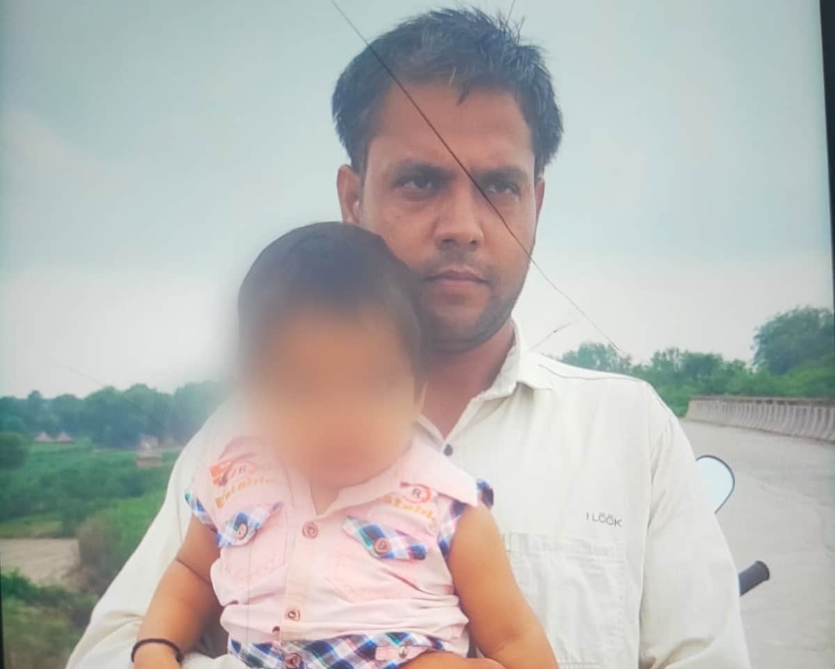 Father threw 11-month-old daughter into the Yamuna