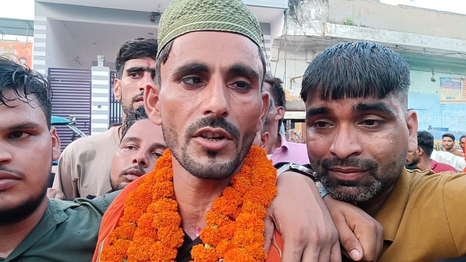 Sambhal: Mohammad Mujahid from Sambhal set out to fetch 'Ganga' water after his wish was fulfilled