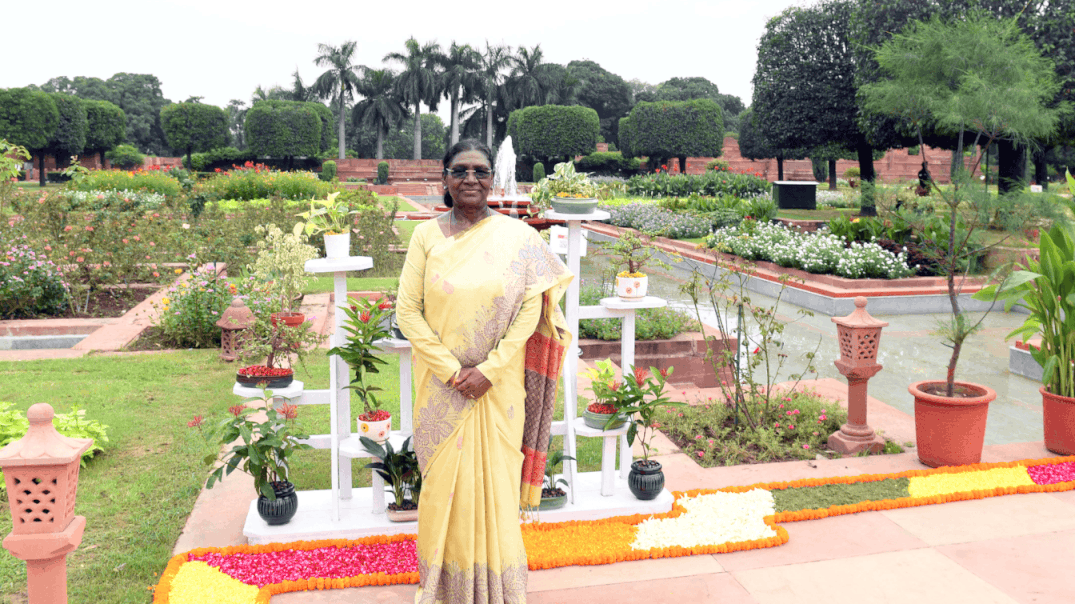 Amrit Udyan open Summer Annuals special attractions Aparajita Rukmini how to visit Rashtrapati Bhawan Garden