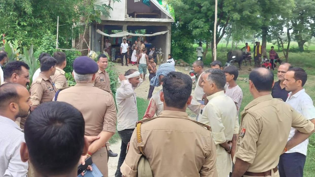 Barabanki: Elderly man killed by being run over by a tractor amidst a land dispute; eight injured