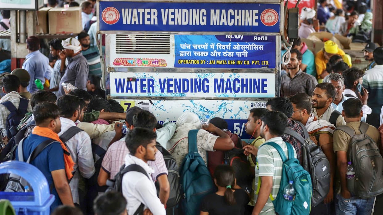 Railway minister orders immediate measures to ensure safe drinking water at stations