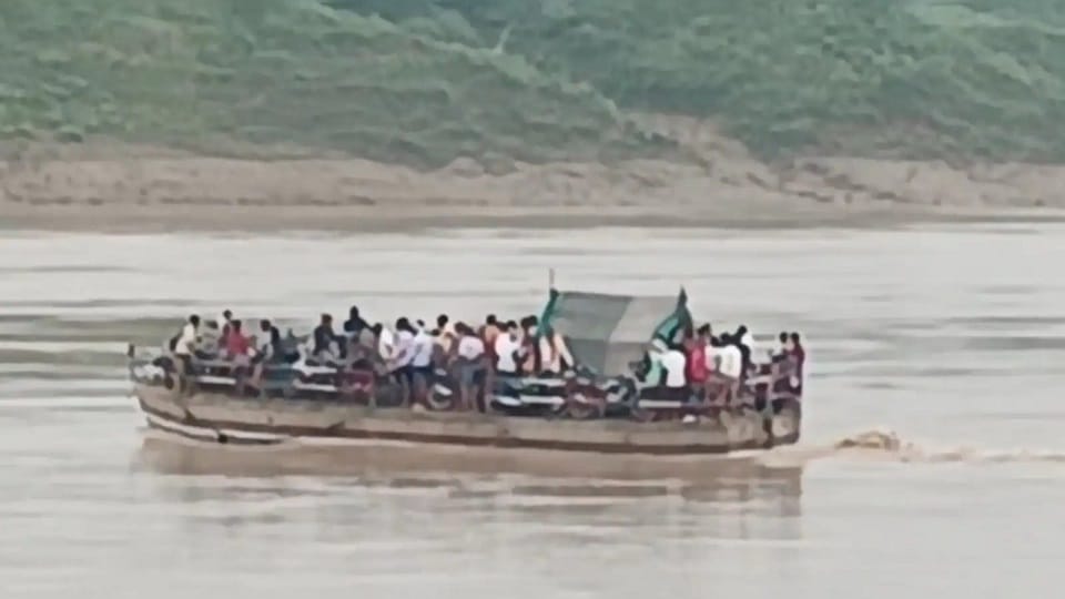 Motorboat packed with passengers swept away in Chambal River