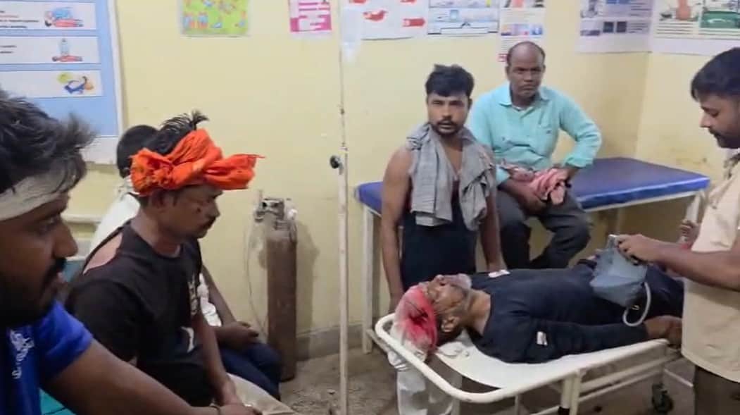 Major accident Tempo overturns trying avoid speeding Scorpio nine friends injured six injured referred
