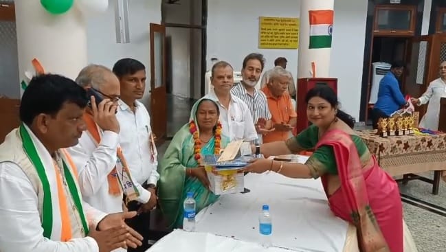 Kanpur: ‘संस्कारों की गूंज और तिरंगे का सम्मान’, SDM बोले- आधुनिक शिक्षा के साथ संस्कार भी जरूरी, कही ये बात