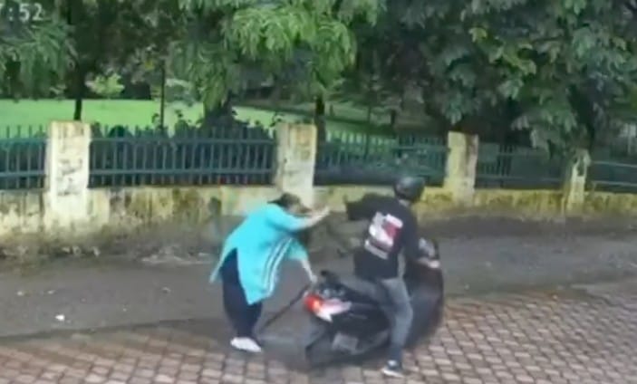 Dehradun: रास्ता पूछने के बहाने से रोका, कुछ देर बात की, फिर गले से चेन छीनकर फरार हुआ स्कूटी सवार