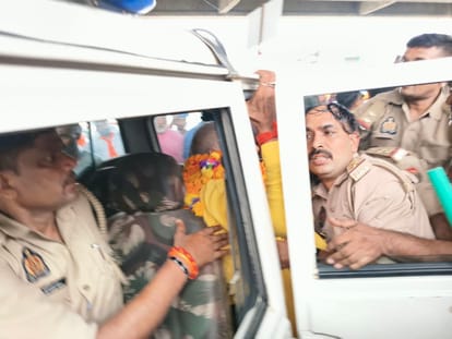 Kanpur: Congress Leader Stopped on Barefoot March to Ayodhya