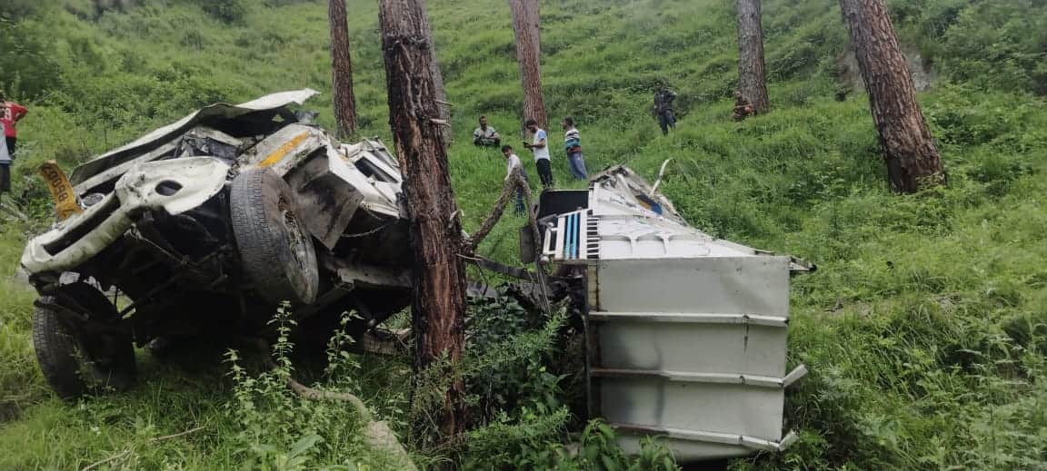 Accident in Tuni vehicle plunges into 50-meter gorge Uttarkashi man dies injured referred to higher center