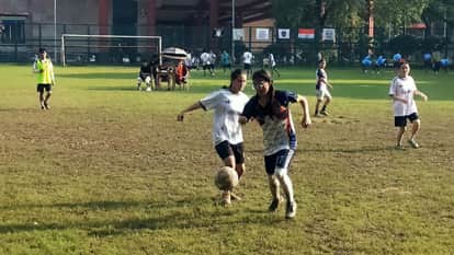 प्रो. लालमणि जोशी स्मृति 14 दिवसीय फुटबॉल प्रतियोगिता में खिलाड़ी।