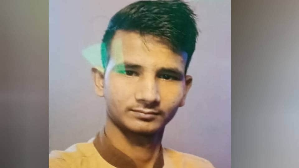 young man committed suicide by jumping in front of train In Lucknow who suffering from incurable disease