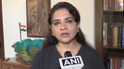 Shiv Sena Spokesperson Shaina NC backs FDA notices to SRK Ajay Devgn Tiger Shroff over Elaichi advertisement