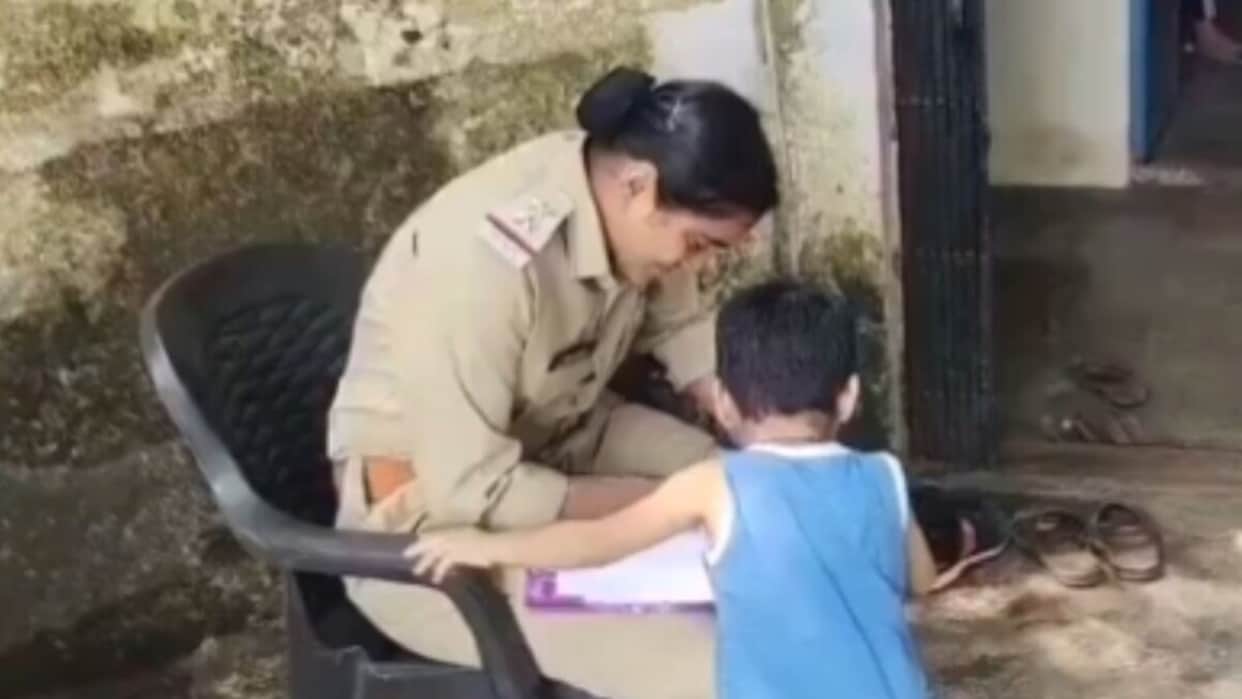 viral 3 year old child reaches police station to complain against mother over chocolate funny video viral