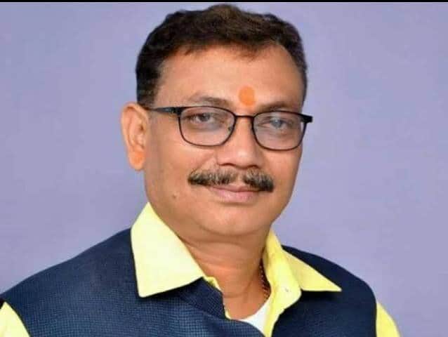 UP: Former MLA Pawan Pandey and seven others acquitted in the case of ruckus outside the electricity office.