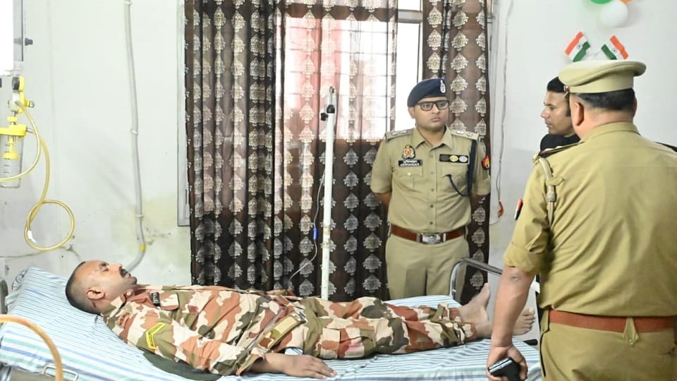 UP: Scorpio crashes into Swift after mounting divider in Saharanpur; ITBP DIG and his driver killed.