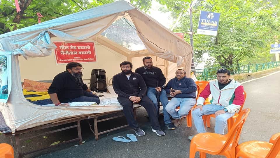 Superintending Engineer met Puneet Tandon in nainital