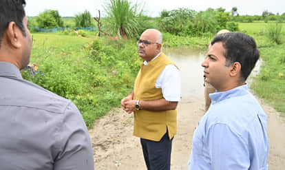 Kanpur: Ganga water level below warning mark, yet 'Katri' area on alert; DM reviews preparedness