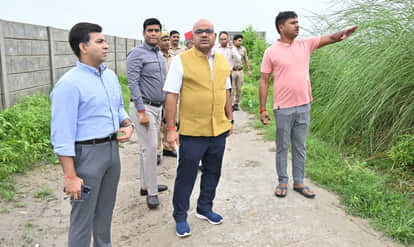 Kanpur: Ganga water level below warning mark, yet 'Katri' area on alert; DM reviews preparedness