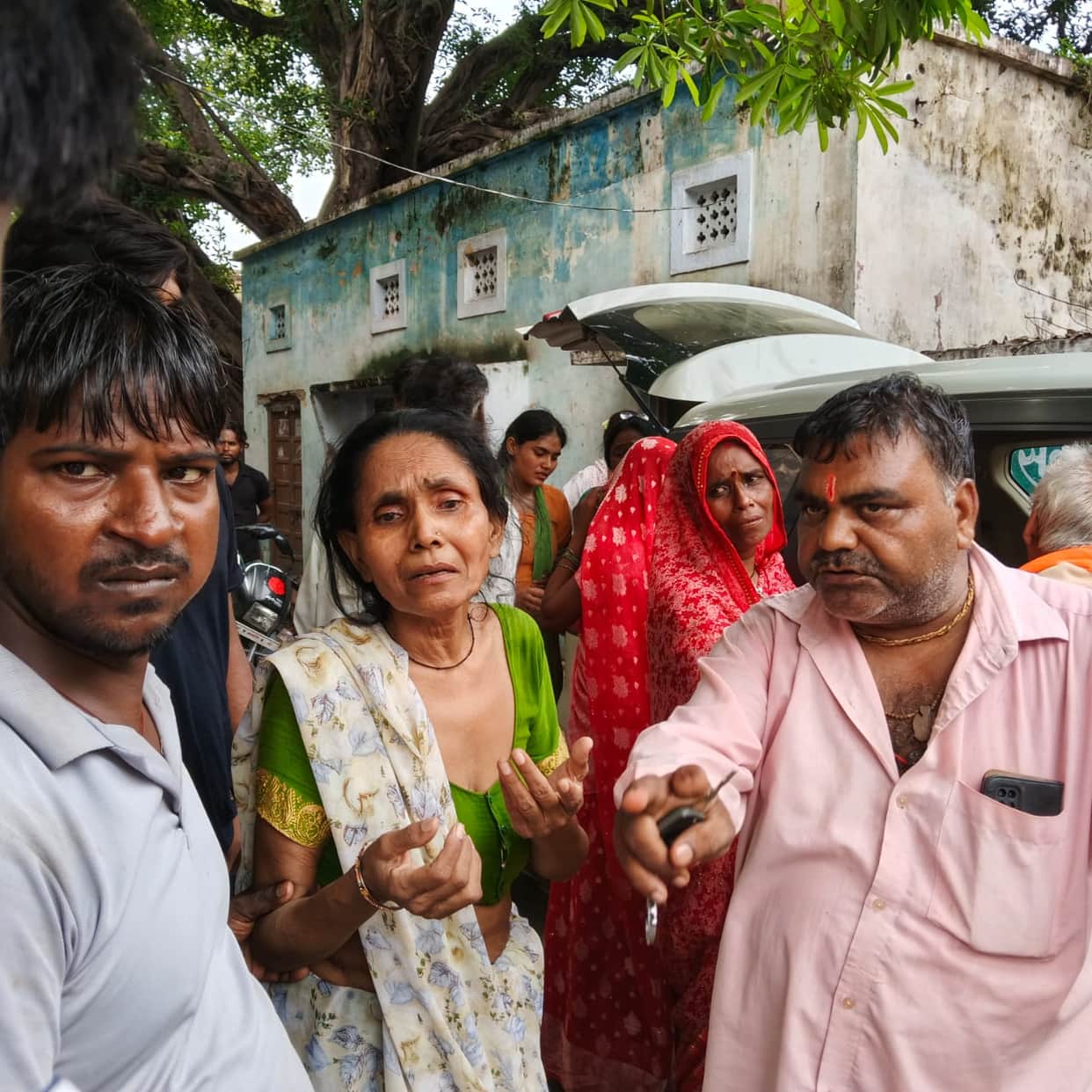 Farrukhabad: Cook Dies of Electric Shock at Narayan Ashram, Mother Alleges Murder