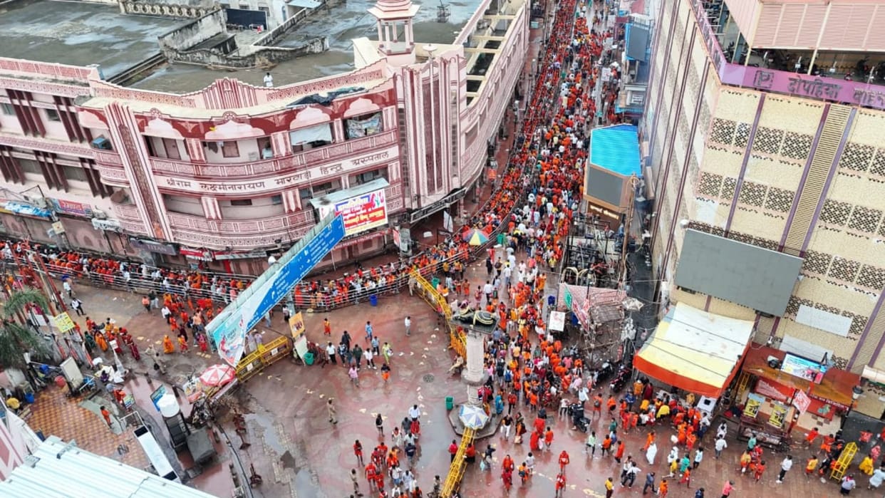 flower petals showered on Kanwariyas on occasions of Nag Panchami and sawan somvar in Kashi