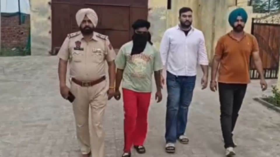 Moga CIA team arrests accused with heroin