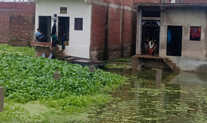 UP: Swelling Ganga rises 13 cm above the warning mark; water enters eight neighborhoods