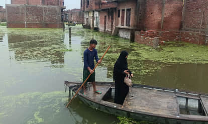 UP: Swelling Ganga rises 13 cm above the warning mark; water enters eight neighborhoods
