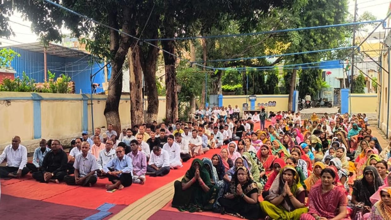 Jhansi: Grand spiritual gathering held at Sant Nirankari Bhawan on Mukti Parv.
