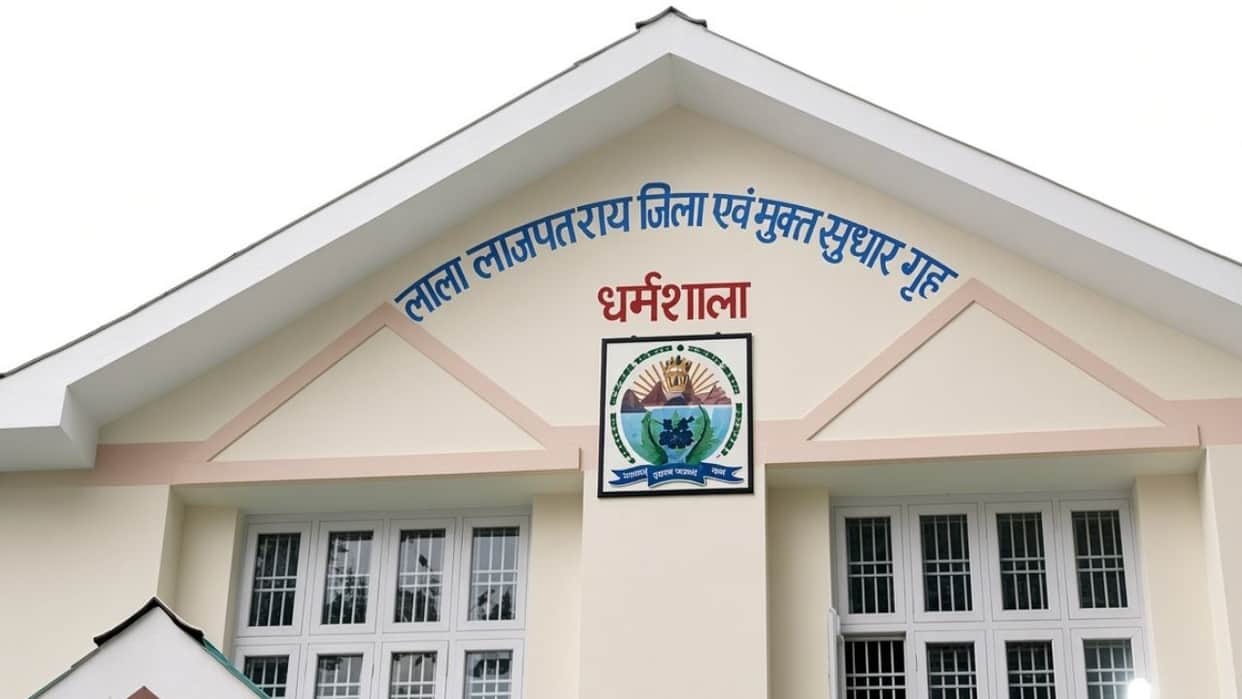 dharamshala jail prisoners attack security staff 15 injured