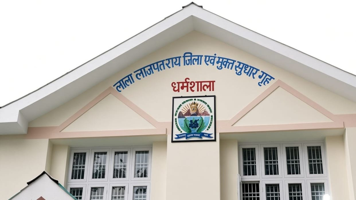 dharamshala jail prisoners attack security staff 15 injured