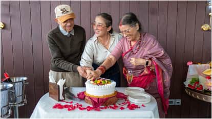 Parents throw special party On Manisha Koirala birthday actress shares celebration Photos says heart is full