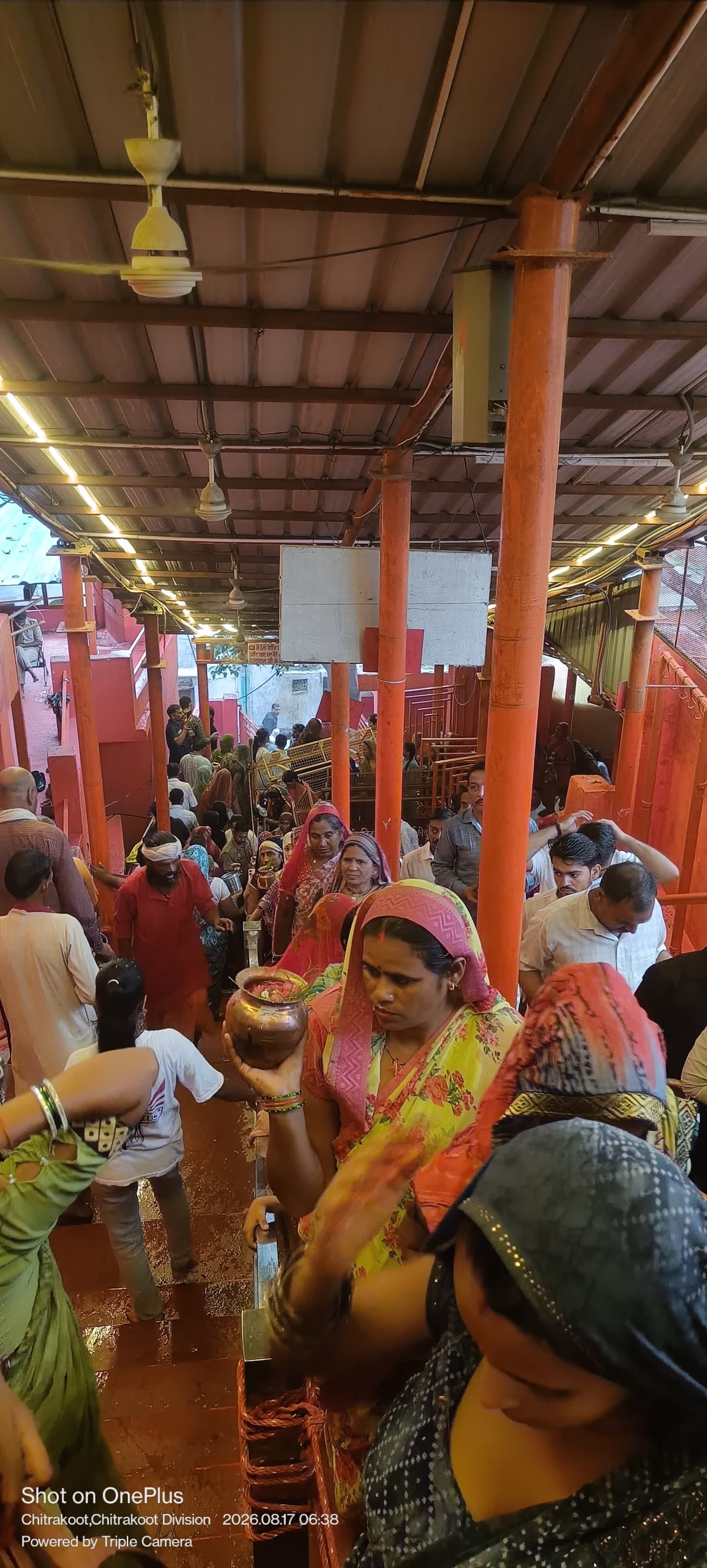 Chitrakoot: Massive Devotee Rush at Mattgajendranath Temple