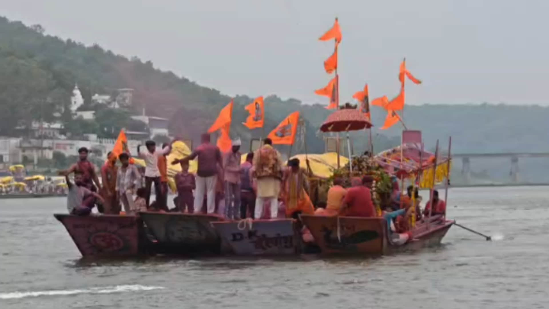 Omkareshwar News: procession of Lord Omkareshwar-Mamleshwar started with great pomp.