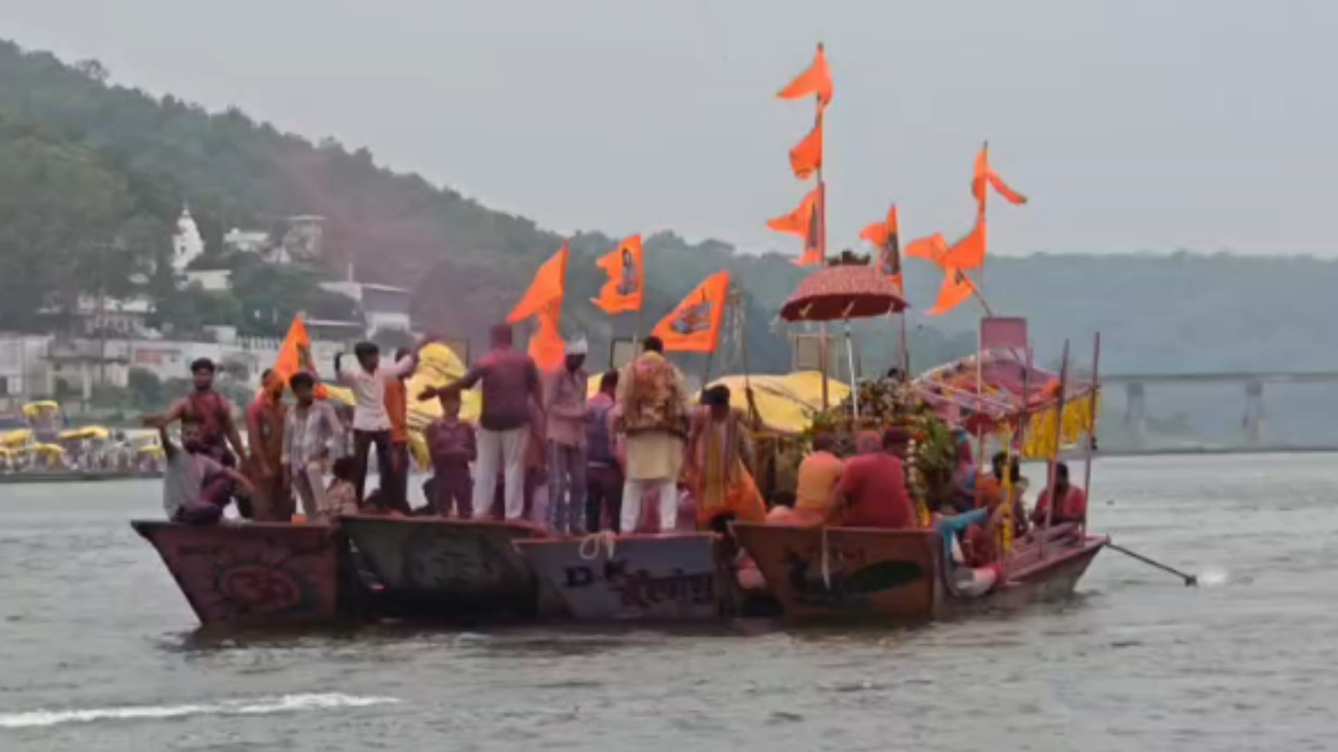 Omkareshwar News: procession of Lord Omkareshwar-Mamleshwar started with great pomp.