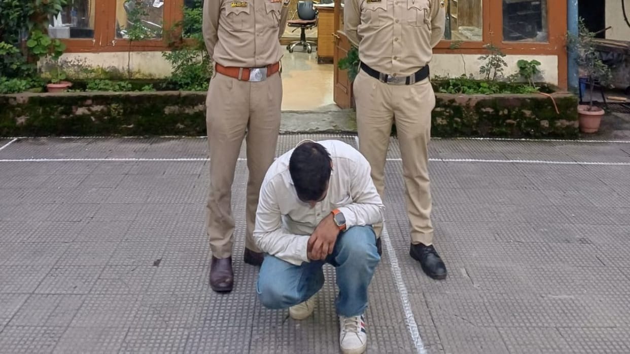 shimla tara devi rain shelter 30 gram chitta accused arrested