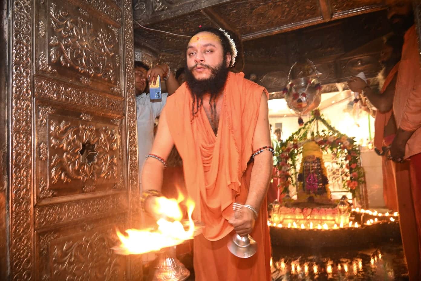 Kanpur: Huge Crowd of Devotees and Kanwariyas at Major Shiva Temples