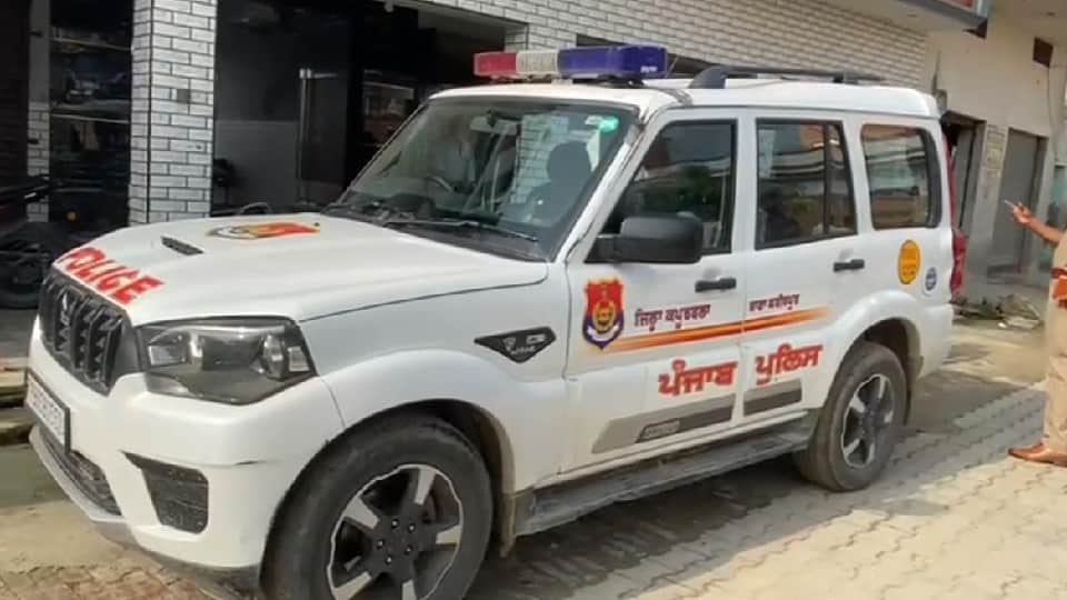 माैके पर पहुंची पुलिस
