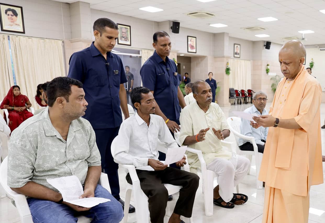 Janta Darshan: CM gets emotional after meeting family of child suffering from thalassemia