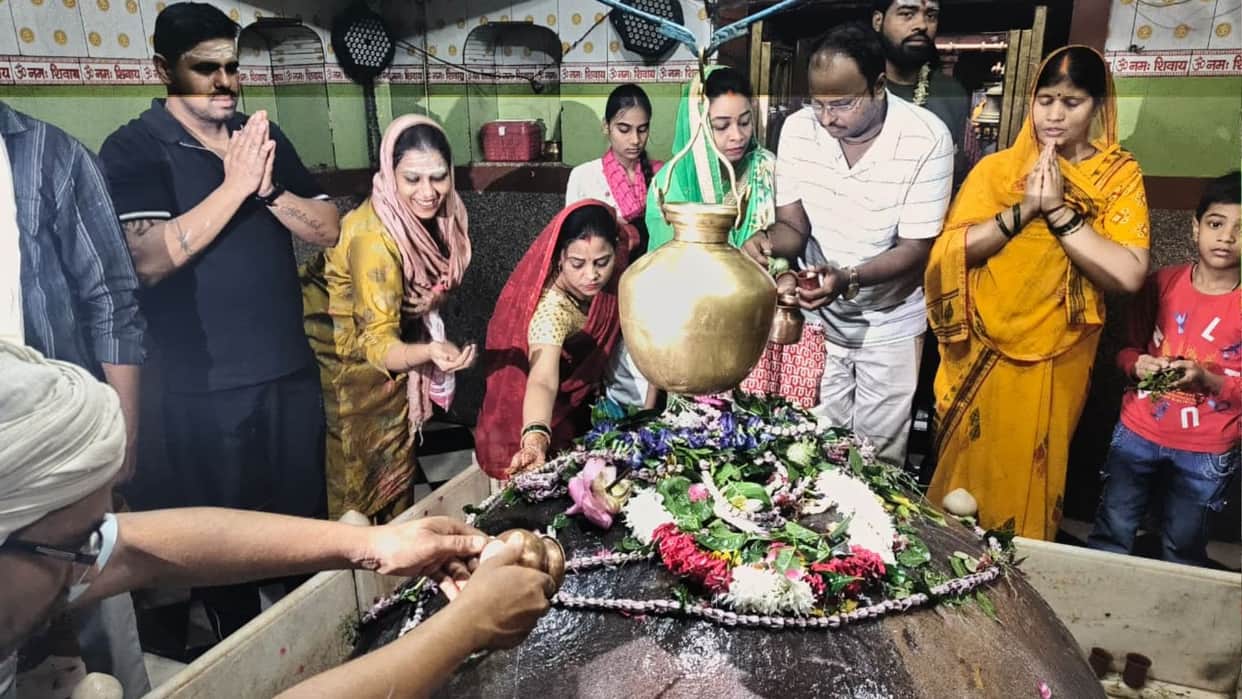 Snake deities worshipped alongside Lord Shiva on Nag Panchami 2025 in varanasi