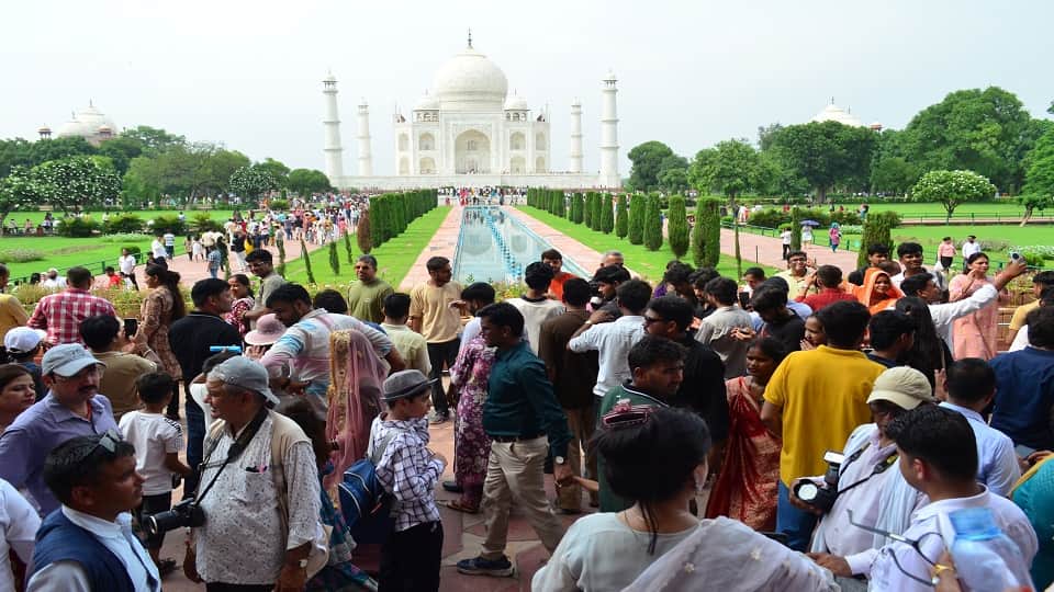 Four-Year-Old Boy Separated From Family at Taj Mahal, Reunited With Parents