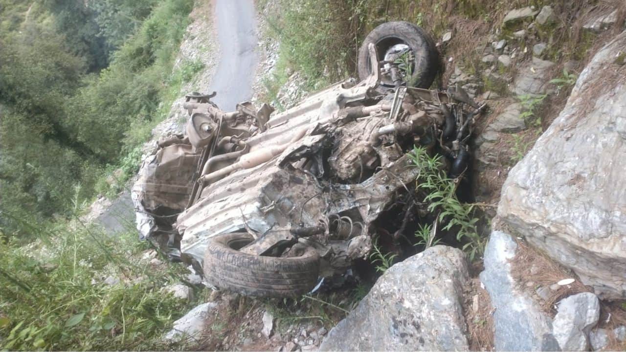 दुर्घटनाग्रस्त कार।
