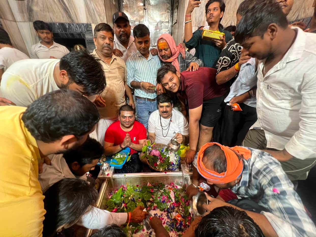 Kanpur: Heavy Devotee Rush at Siddhnath Temple on Sawan Monday